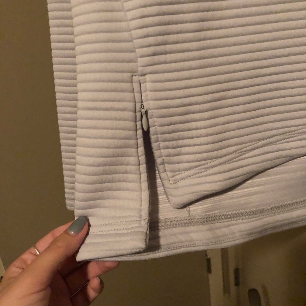 Mondetta pullover. - Picture 2 of 4